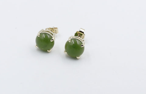 9ct Gold Set New Zealand Greenstone 8mm Studs SYE473