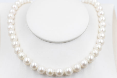 Fresh water Pearl Necklet with stg Clasps 9 to 10mm